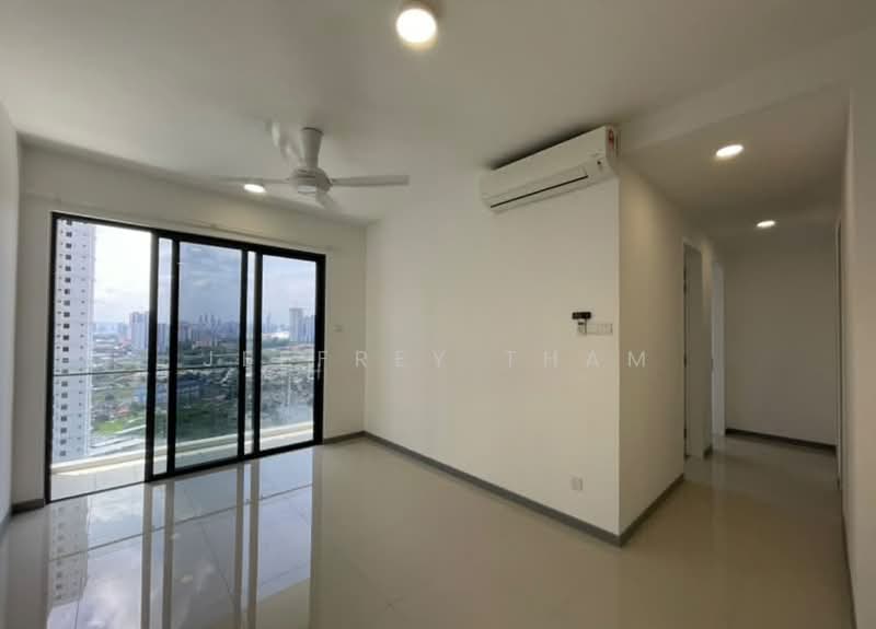 Servis Apartment untuk Dijual di United Point (Residensi Berpadu) - Jeffrey Tham - Living Room - PropertyGuru.com.my