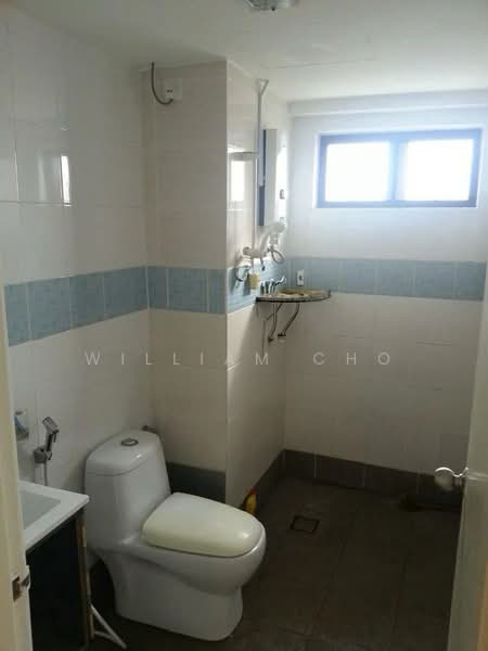 Pangsapuri untuk Disewa di Anjung Hijau (Greenfields) - William Cho - Bathroom - PropertyGuru.com.my