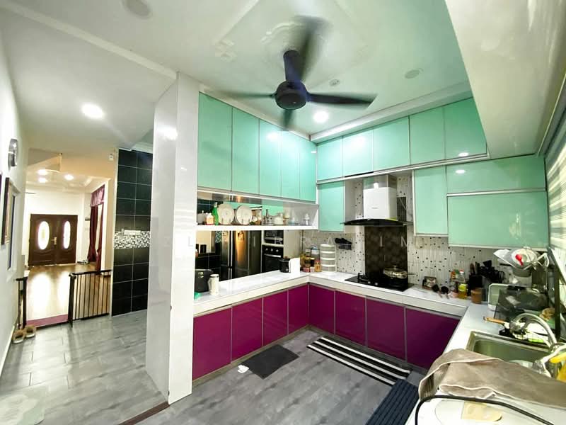 2.5-storey Terraced House for Sale in Ukay Perdana (Ulu Kelang) - Azli Ibrahim - Kitchen - PropertyGuru.com.my