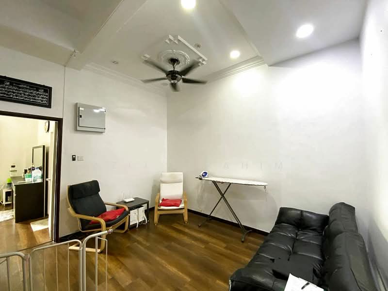 2.5-storey Terraced House for Sale in Ukay Perdana (Ulu Kelang) - Azli Ibrahim - Living Room - PropertyGuru.com.my