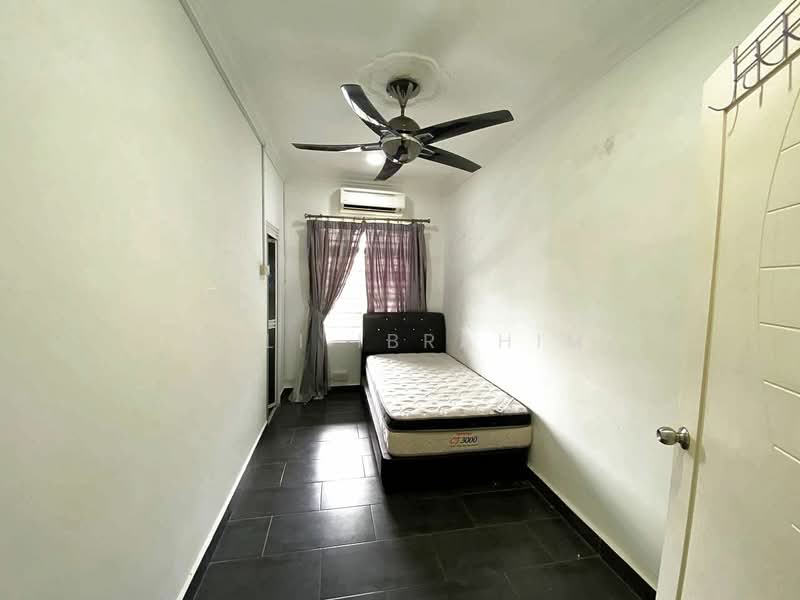 2.5-storey Terraced House for Sale in Ukay Perdana (Ulu Kelang) - Azli Ibrahim - Bedroom - PropertyGuru.com.my