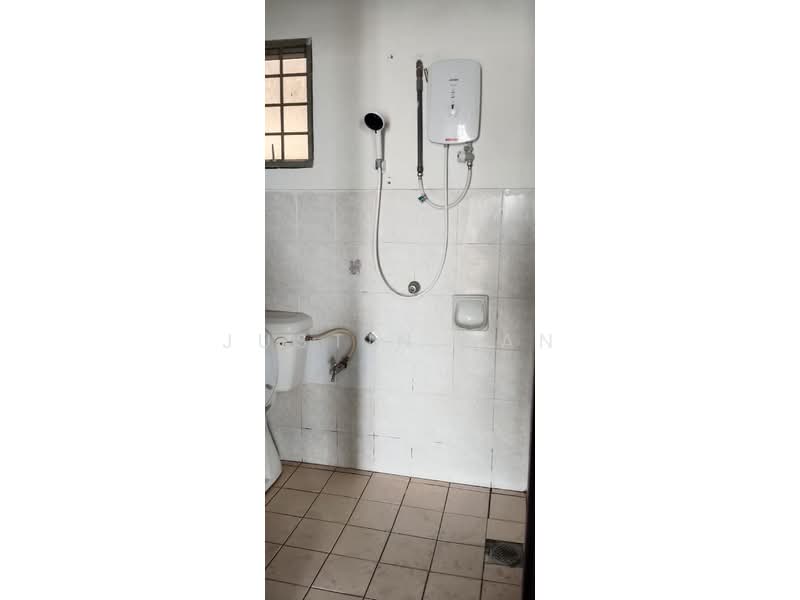 Condominium for Rent at Ridzuan Condominium - Justin Tan - Bathroom - PropertyGuru.com.my