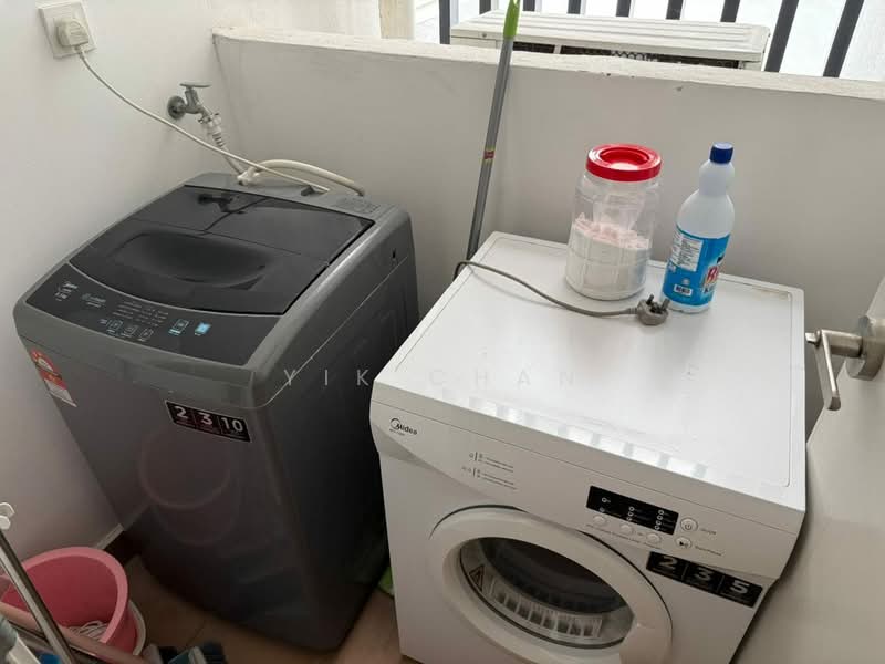 Servis Apartment untuk Dijual di Pacific Star - Yik Chan - Balcony - PropertyGuru.com.my