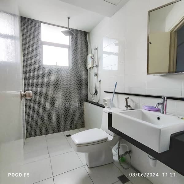 Kondominium untuk Disewa di All Seasons Park - Jerry Tan - Bathroom - PropertyGuru.com.my