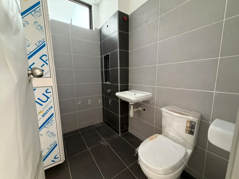 2-storey Terraced House for Sale in Skudai (Johor) - Jeff Yap - Bathroom - PropertyGuru.com.my