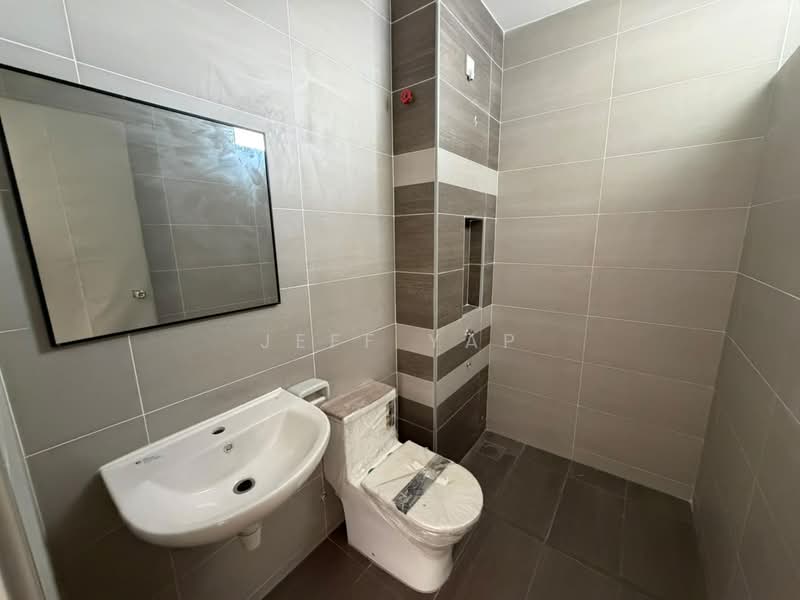 2-storey Terraced House for Sale in Skudai (Johor) - Jeff Yap - Bathroom - PropertyGuru.com.my