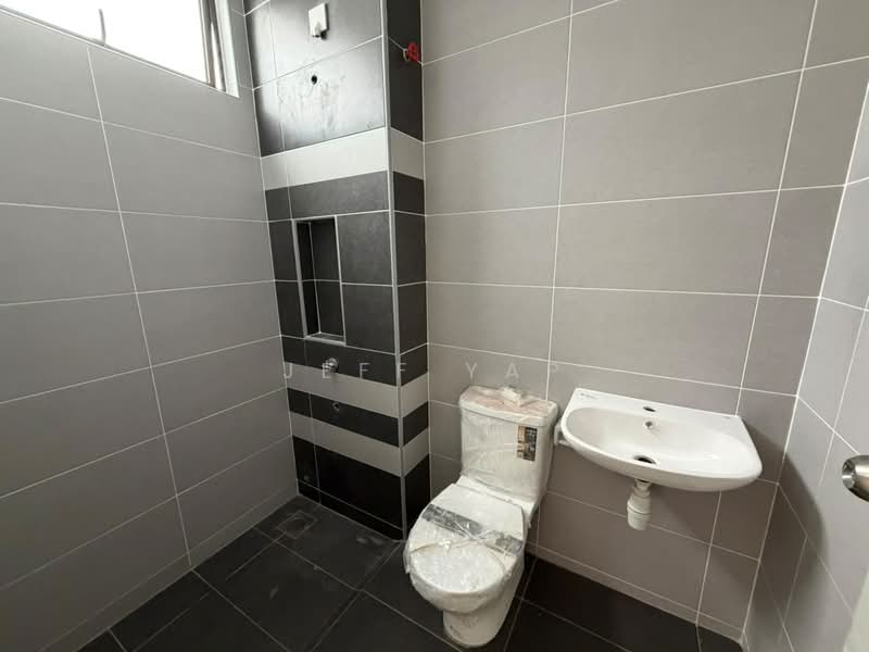 2-storey Terraced House for Sale in Skudai (Johor) - Jeff Yap - Bathroom - PropertyGuru.com.my