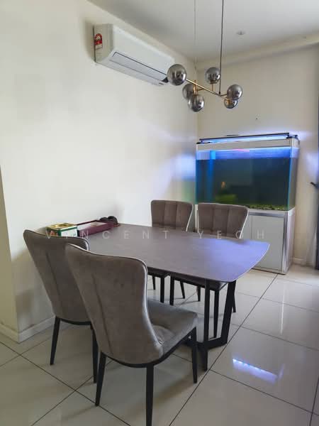 Kediaman Servis untuk Dijual di The Era @ Duta North - Vincent Yeoh - Dining Room - PropertyGuru.com.my