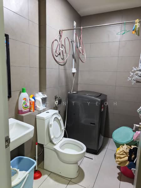 Kediaman Servis untuk Dijual di The Era @ Duta North - Vincent Yeoh - Bathroom - PropertyGuru.com.my