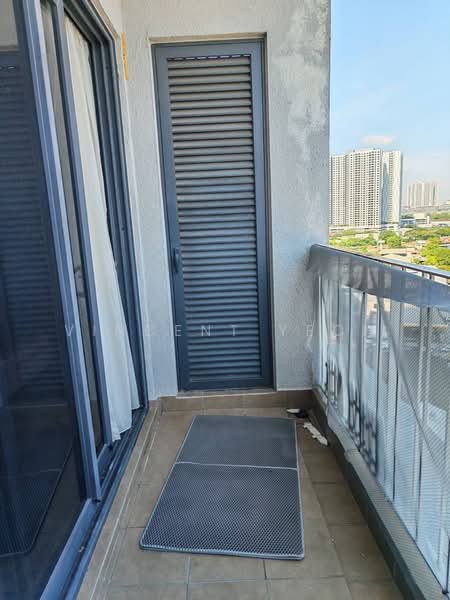 Kediaman Servis untuk Dijual di The Era @ Duta North - Vincent Yeoh - Balcony - PropertyGuru.com.my