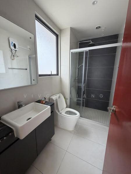Kondominium untuk Disewa di Bay Laurel @ Country Garden Danga Bay - Vivco Liang - Bathroom - PropertyGuru.com.my