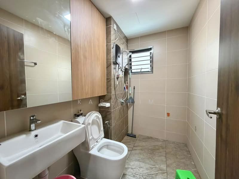 Service Residence for Sale at Veranda Residence - Karl Lim - Bathroom - PropertyGuru.com.my