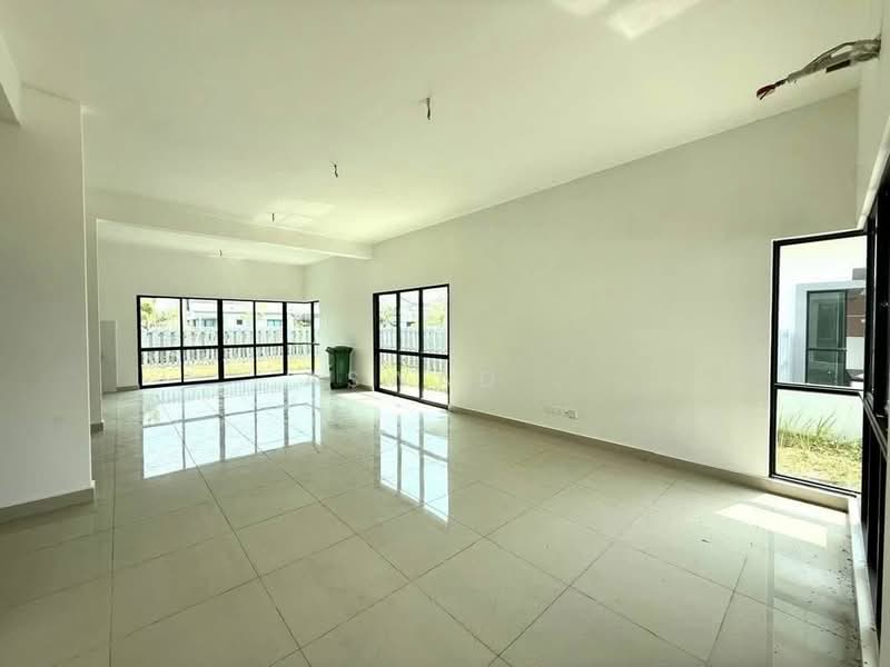Rumah Berkembar untuk Dijual di Bandar Putra Bertam (Kepala Batas) - Aswad . - Living Room - PropertyGuru.com.my