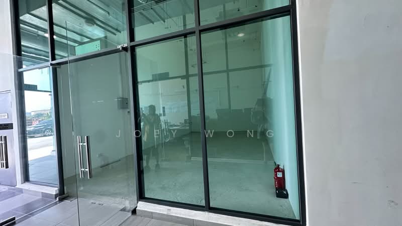 Shop for Rent in Subang Jaya (Selangor) - Joey Wong - Entrance - PropertyGuru.com.my