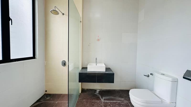 Rumah Teres 2-Tingkat untuk Dijual di Taman Anggun 3 (Rawang) - Tiffany Yang - Bathroom - PropertyGuru.com.my