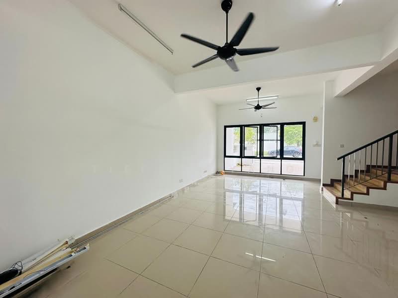 Rumah Teres 2-Tingkat untuk Dijual di Taman Anggun 3 (Rawang) - Tiffany Yang - Ruang Tamu - PropertyGuru.com.my