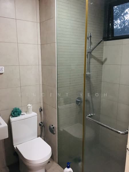 Servis Apartment untuk Dijual di Setia SKY Residences - Vincent Yeoh - Bathroom - PropertyGuru.com.my
