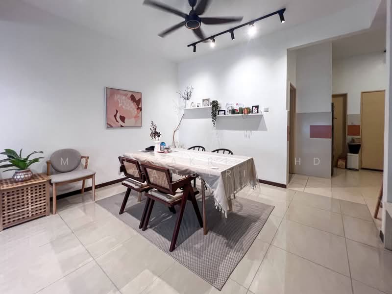 Rumah Teres untuk Dijual di Sungai Buloh (Selangor) - Mohd Zakri Mohd Zamberi - Dining Room - PropertyGuru.com.my