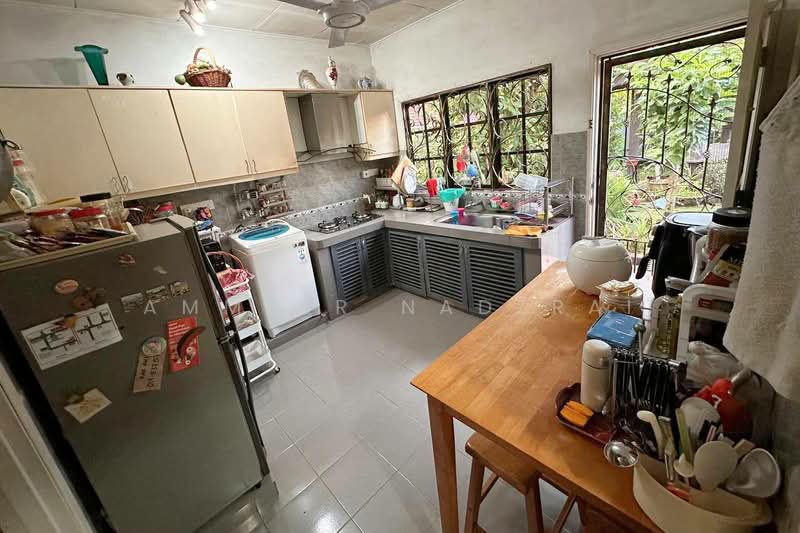 Semi-Detached House for Sale in Seksyen 8 (Kota Damansara) - Ammeer Nadzrai - Kitchen - PropertyGuru.com.my