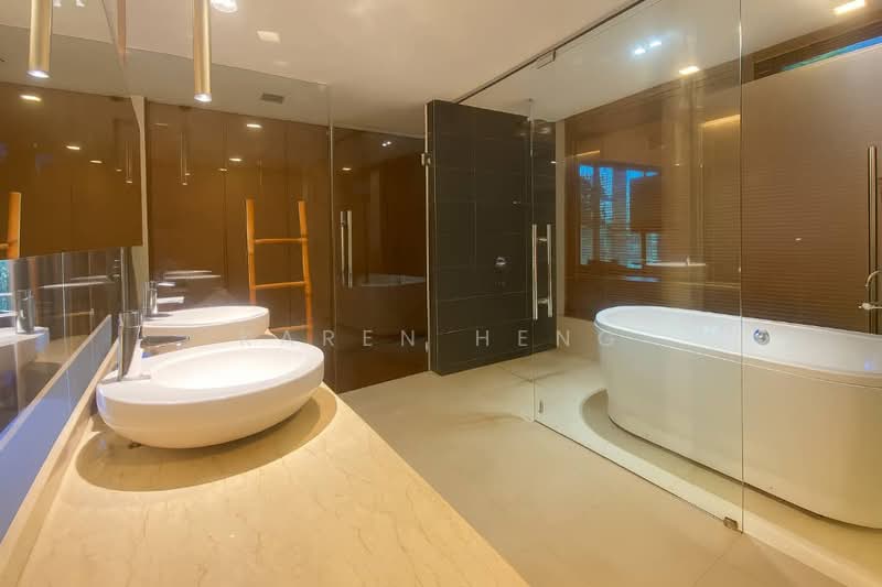 Rumah Banglo untuk Disewa di Leisure Farm (Gelang Patah) - Karen Heng - Bathroom - PropertyGuru.com.my