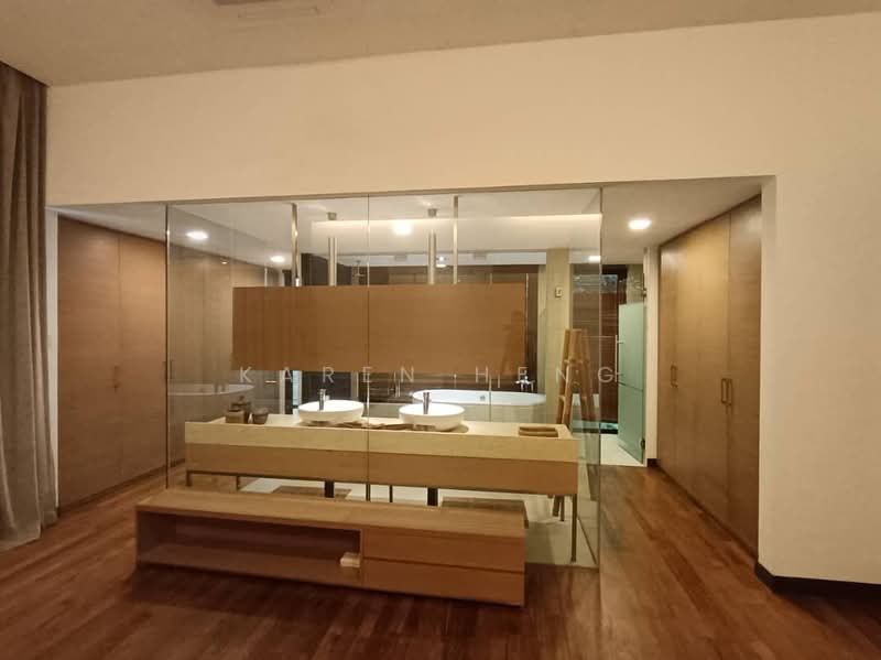 Rumah Banglo untuk Disewa di Leisure Farm (Gelang Patah) - Karen Heng - Bathroom - PropertyGuru.com.my