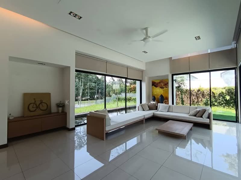Rumah Banglo untuk Disewa di Leisure Farm (Gelang Patah) - Karen Heng - Living Room - PropertyGuru.com.my