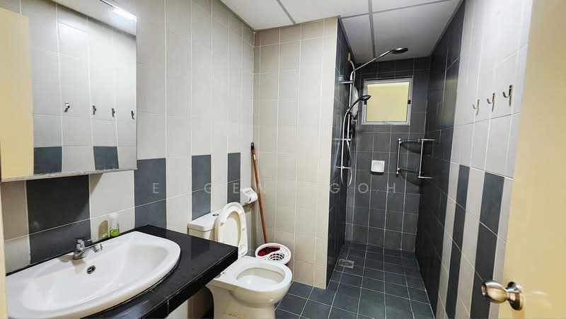 Service Residence for Sale at Koi Kinrara - Eugene Goh - 2nd Bathroom - PropertyGuru.com.my