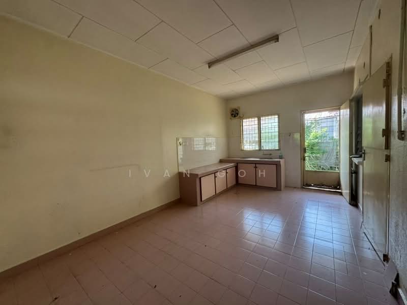 Rumah Berkembar untuk Dijual di Kampung Lapan (Melaka City) - Ivan Goh - PropertyGuru.com.my