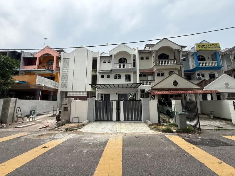 Rumah Teres 3 Tingkat untuk Dijual di Taman Tampoi Utama (Johor Bahru) - Marcus Tey - Exterior - PropertyGuru.com.my