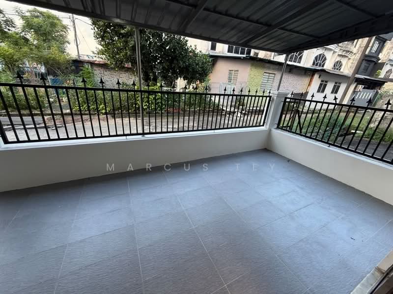 Rumah Teres 3 Tingkat untuk Dijual di Taman Tampoi Utama (Johor Bahru) - Marcus Tey - Balcony - PropertyGuru.com.my