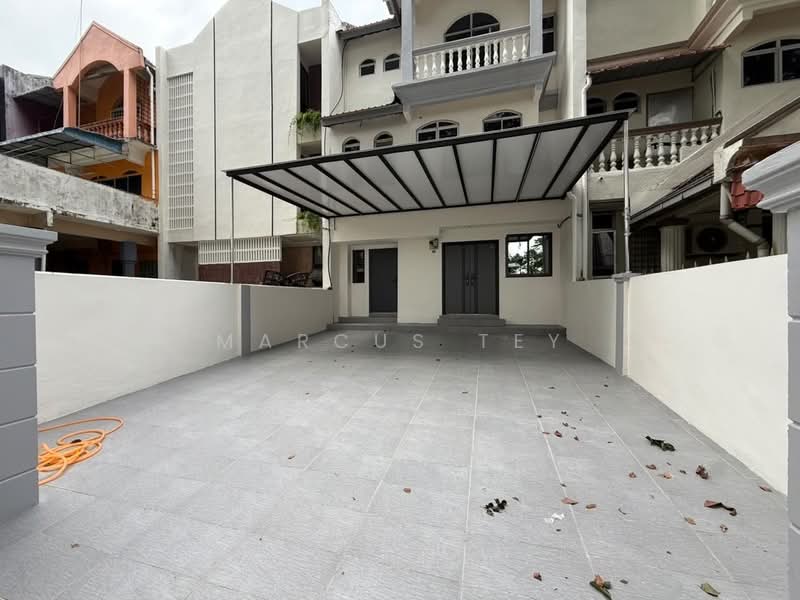 Rumah Teres 3 Tingkat untuk Dijual di Taman Tampoi Utama (Johor Bahru) - Marcus Tey - Exterior - PropertyGuru.com.my