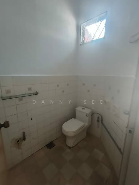 Rumah Teres 1-Tingkat untuk Dijual di Taman Senai Utama (Kulai) - Danny See - Bathroom - PropertyGuru.com.my