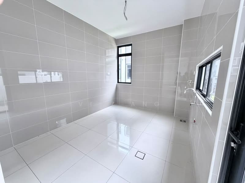 Cluster House for Sale in Taman Ekoflora (Johor Bahru) - Vinz Ang - Kitchen - PropertyGuru.com.my