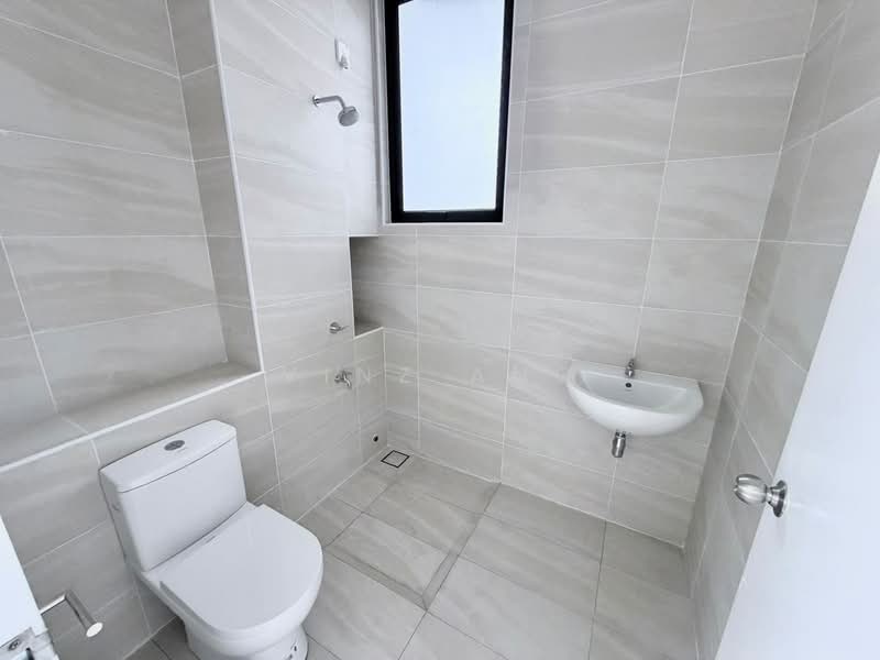 Cluster House for Sale in Taman Ekoflora (Johor Bahru) - Vinz Ang - Bathroom - PropertyGuru.com.my