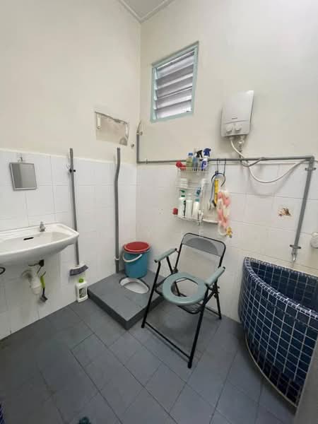 1-storey Terraced House for Sale in Taman Ungku Tun Aminah (Skudai) - Zoey Lee - Bathroom - PropertyGuru.com.my