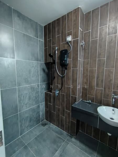 Terraced House for Rent in Bandar Putra (Kulai) - Danny See - Bathroom - PropertyGuru.com.my