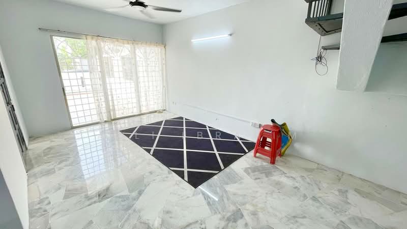 2-storey Terraced House for Sale in Taman Minang Ria (Cheras) - Azli Ibrahim - Living Room - PropertyGuru.com.my
