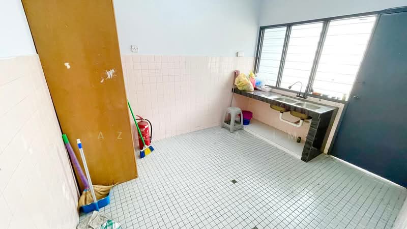 2-storey Terraced House for Sale in Taman Minang Ria (Cheras) - Azli Ibrahim - Kitchen - PropertyGuru.com.my