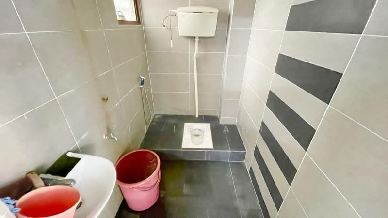 2-storey Terraced House for Sale in Taman Minang Ria (Cheras) - Azli Ibrahim - Bathroom - PropertyGuru.com.my