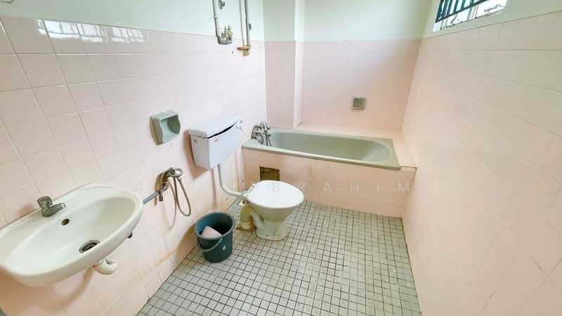 2-storey Terraced House for Sale in Taman Minang Ria (Cheras) - Azli Ibrahim - Bathroom - PropertyGuru.com.my
