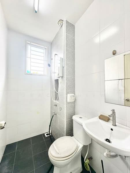 2-storey Terraced House for Sale in Taman Desa Tebrau (Tebrau) - Grace Chiew - Bathroom - PropertyGuru.com.my