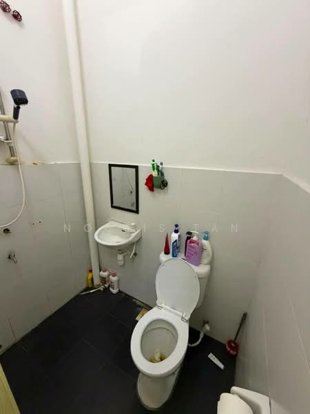 Rumah Teres 2-Tingkat untuk Dijual di Taman Scientex Senai (Senai) - Noctis Tan - Bathroom - PropertyGuru.com.my