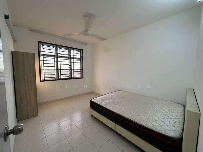 Pangsapuri untuk Disewa di Villa Krystal @ Bandar Selesa Jaya - Dolphine Ong - Bedroom - PropertyGuru.com.my