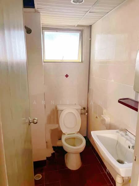 Kondominium untuk Disewa di N-Park Condominium - Annie Tan - Bathroom - PropertyGuru.com.my