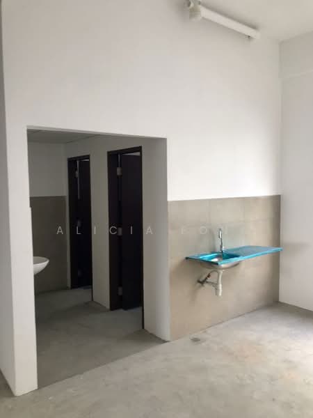 Shop / Office for Rent in Taman JP Perdana (Johor Bahru) - Alicia Fong - Bathroom - PropertyGuru.com.my