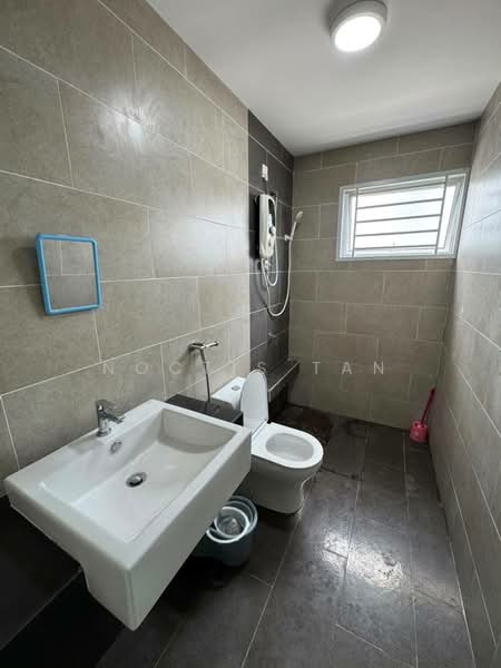 Rumah Teres 2 Tingkat untuk Disewa di Masai (Johor) - Noctis Tan - Bathroom - PropertyGuru.com.my