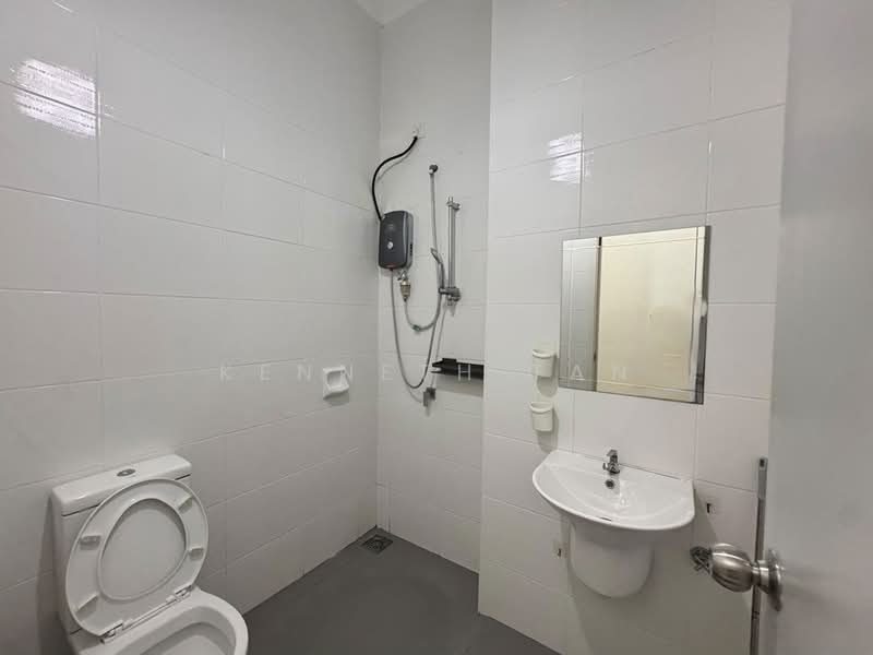 Terraced House for Rent in Johor Bahru (Johor) - Kenneth Tan - Bathroom - PropertyGuru.com.my