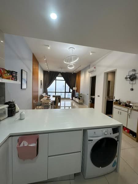 Servis Apartment untuk Dijual di The Park 2 - Kylie Hoh - Living Room - PropertyGuru.com.my