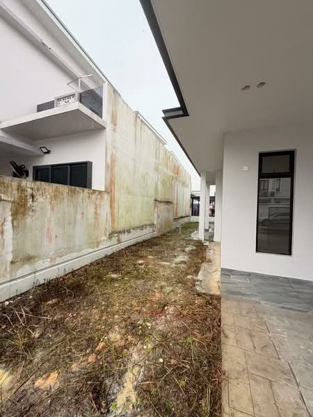 Cluster House for Sale in Taman Glenmarie (Johor Bahru) - SASER TAN. - Exterior - PropertyGuru.com.my