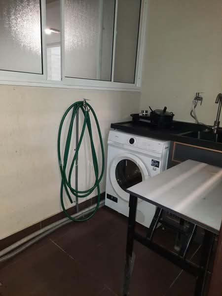 Condominium for Rent at Paraiso Residence @ The Earth - Hun Ling - Kitchen - PropertyGuru.com.my